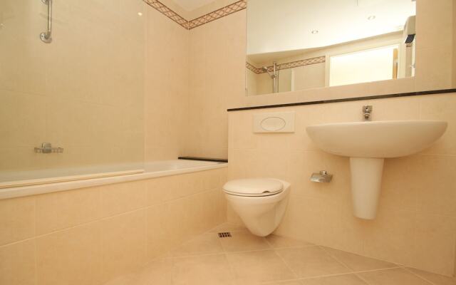 Hanover Dock Suite
