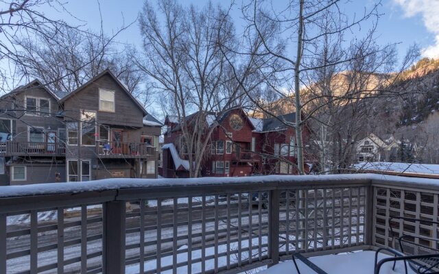 Christel - Peaceful West End Home, Downtown Telluride, Walk to Ski