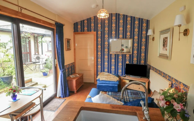Turnpike Lodge