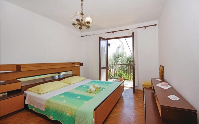 Awesome Home in Sucuraj With Wifi and 2 Bedrooms