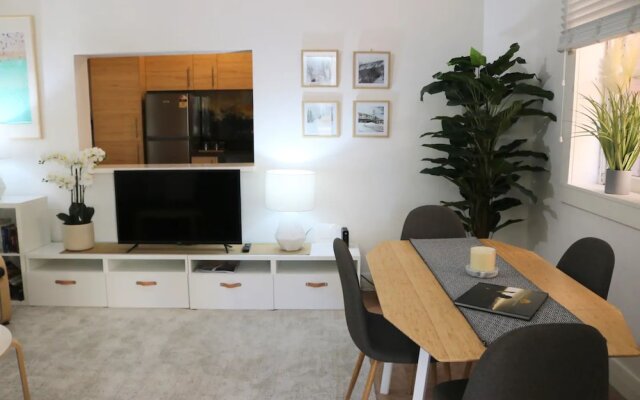 Luxury Double Bay Flat by Harbour Pool