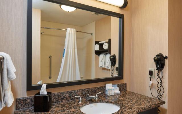 Hampton Inn & Suites Waco-South