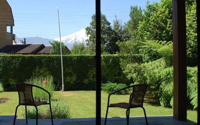 Frontera Pucon Hostel B&B