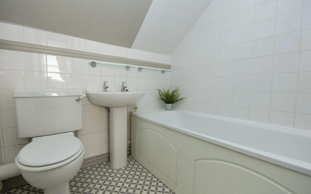 Arundel Mews Parking by Brighton Holiday Lets