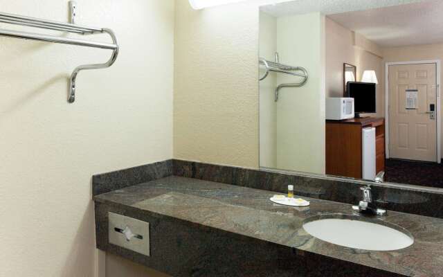 Days Inn West