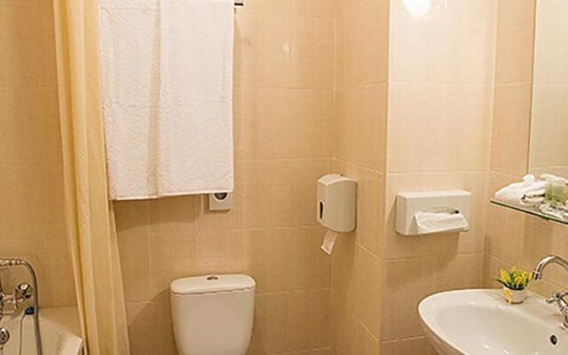 Kapu$ta Hotel