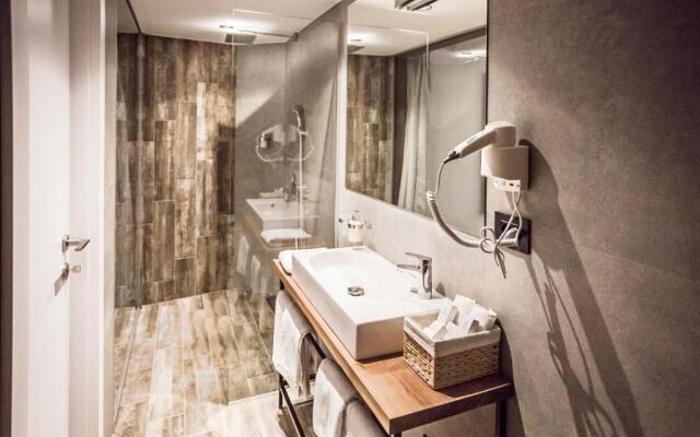 Nomad Luxury Suites