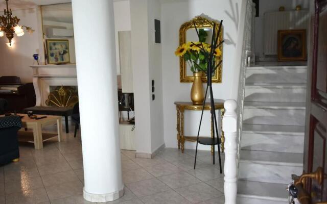 Loft House With View The Town Of Trikala