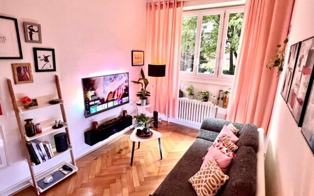 Stylish Spacious Cosy And Modern Fully Equipped Apartment in City Centre
