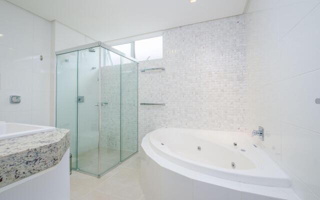 Incrível casa com churrasqueira em Jurerê RDR030