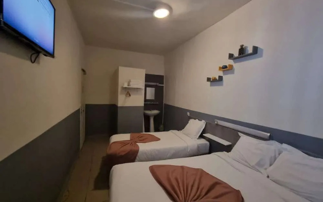 Aboukir Hotel
