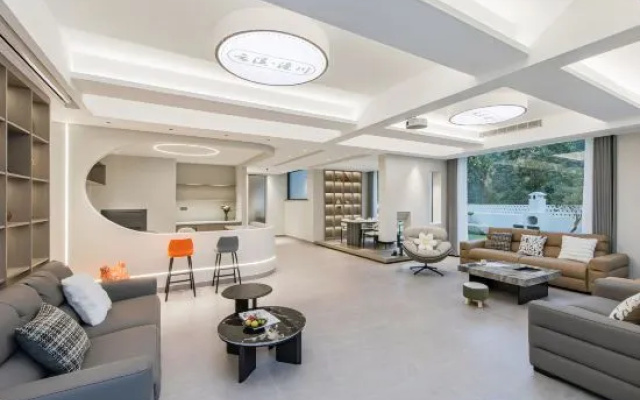Lu Xiaoye, Yunxi Manchuan, Suxi Hot Spring Resort (Yunshang Grassland) – Lobby – Huzhou