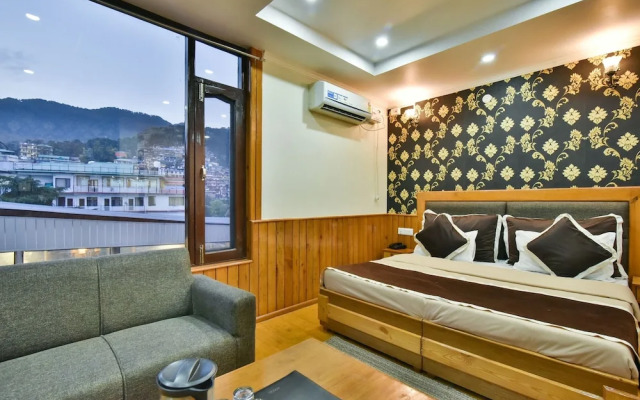 The Posh Hotel near Mall Road with Hassle Free Covered Parking