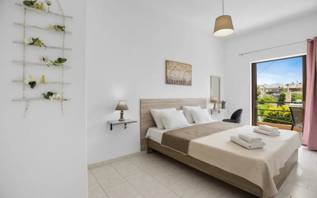 Seafront Apartment in Chania 7