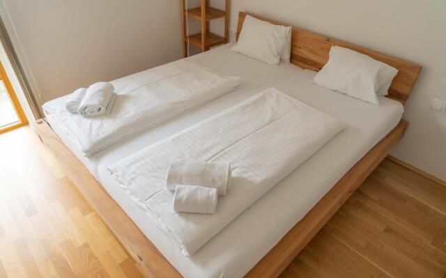 Manuela 13 by SMR Luxury Apartments