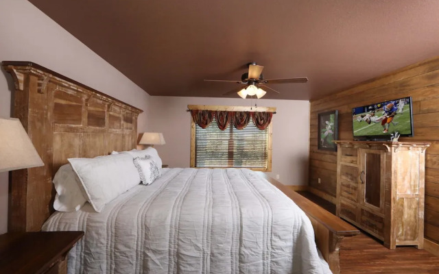 Above It All - Four Bedroom Cabin