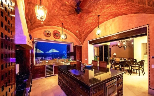 Sunny Vacation Villa 95