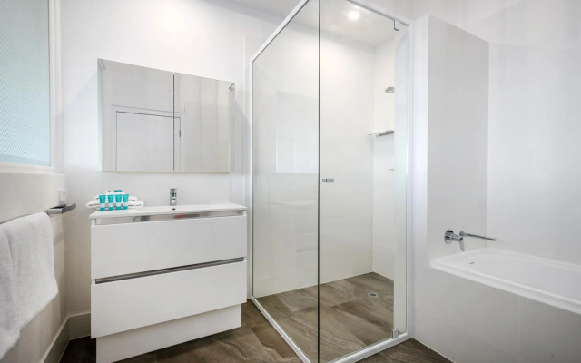 Tuscan inspired townhouse minutes from the beach