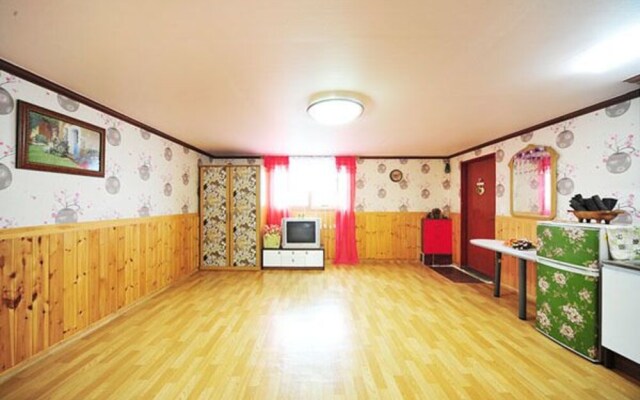 Star Song Pension