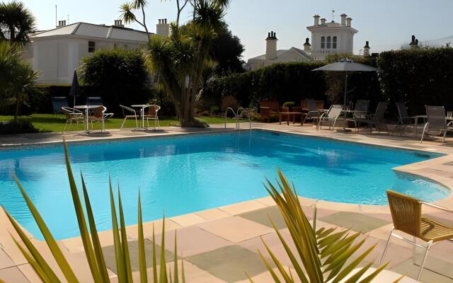 Riviera Lodge Hotel