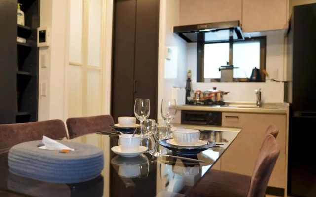 Penthouse 1-bedroom Flat in Hiroo Shibuya