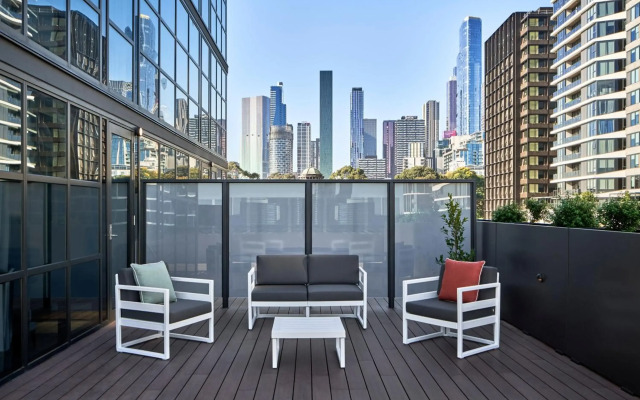 Courtyard By Marriott Melbourne Flagstaff Gardens