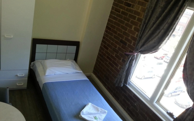 Central Private Hotel – Guest Rooms – Sydney