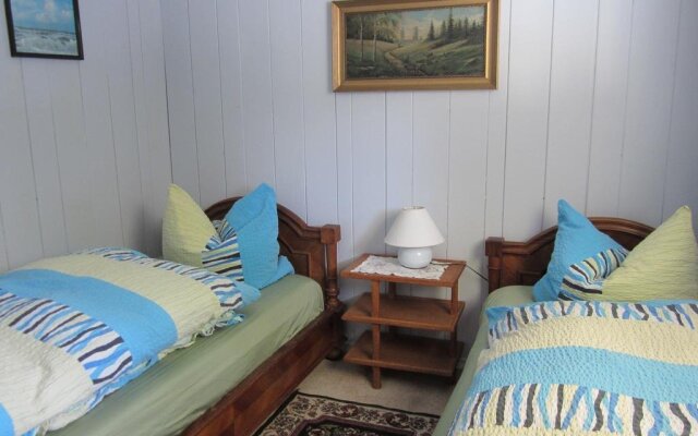 The Cozy Cubbyhole B&B