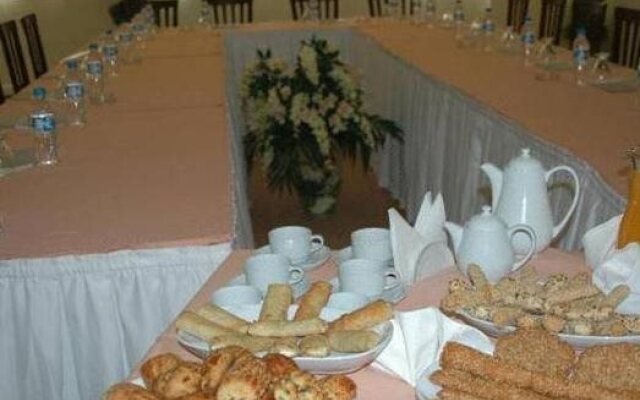 Kristal Hotel
