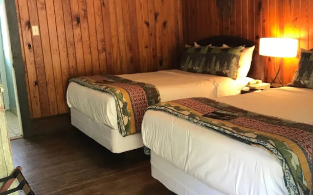 The Riverside Lodge at Chimney Rock