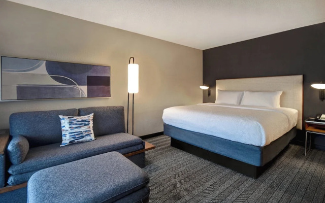 Courtyard by Marriott Cincinnati Airport