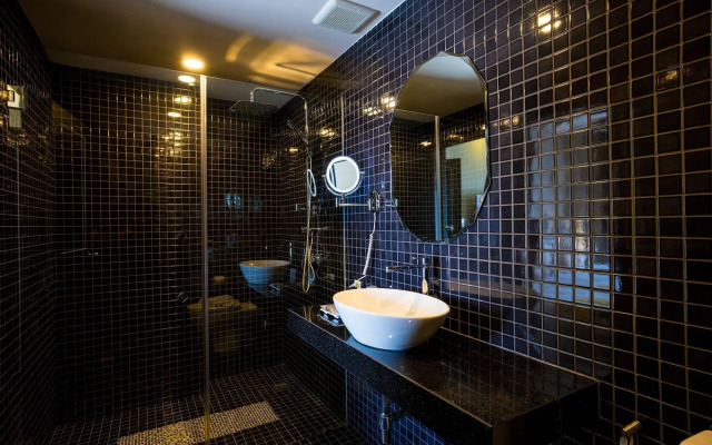 Kana Triple L Hotel
