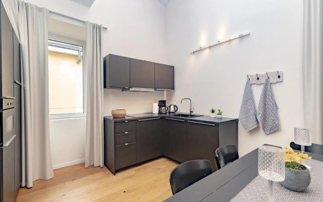 Suite 38
