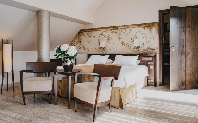 Mamaison Le Regina Boutique Hotel