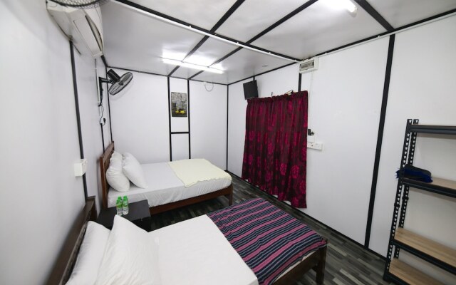OYO 90960 Rajawali D'cabin Chalet Room