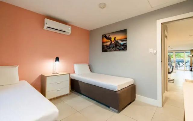 Las Islas Condominiums