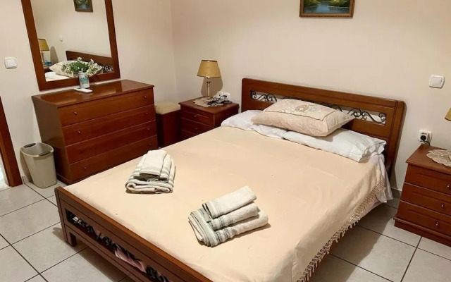 Theologos Guesthouse