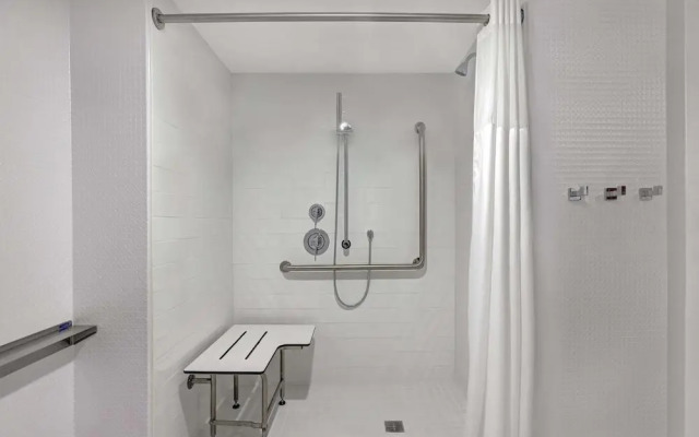 Hampton Inn & Suites by Hilton Belleville