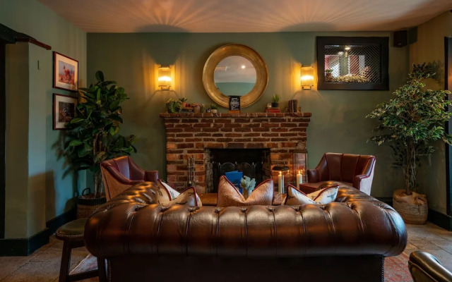 High Corner Inn
