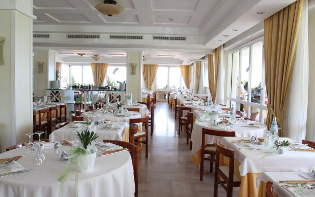 Albergo Punta De L'est