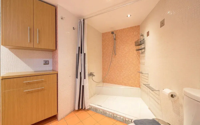 Agios Ioannis Metro Station - Comfy Apartment