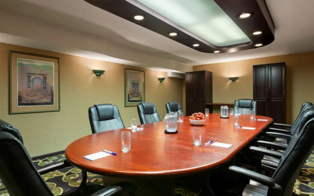 Best Western Plus Seven Seas Hotel