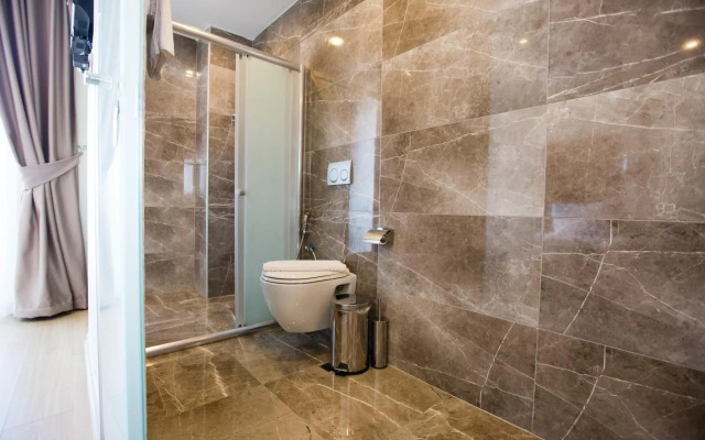 Alesha Suite