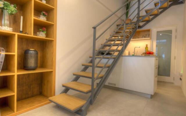 Cute and modern duplex apartment in ideal location RCAS1-1