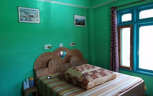 Shruti Guest House