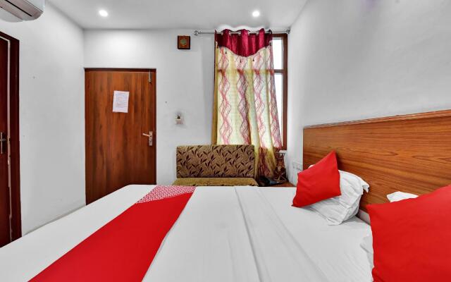 OYO 82292 Hotel Airport Sky Inn