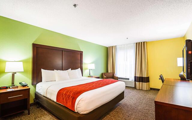 Comfort Inn & Suites Dayton Northwest - Englewood