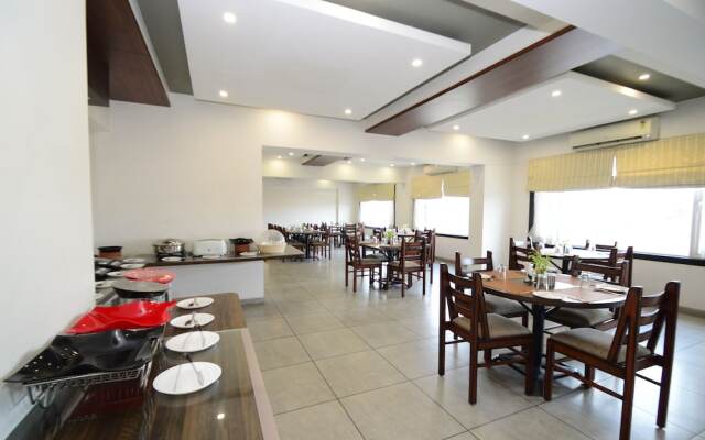 Crimson Park Shripriya Hotel