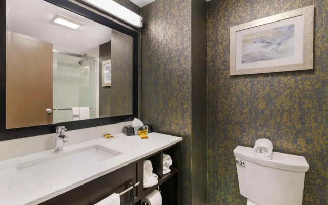 Best Western Plus Landmark Inn