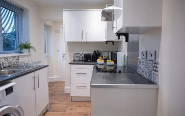 Bespoke 2-bed House in Stoke-on-trent